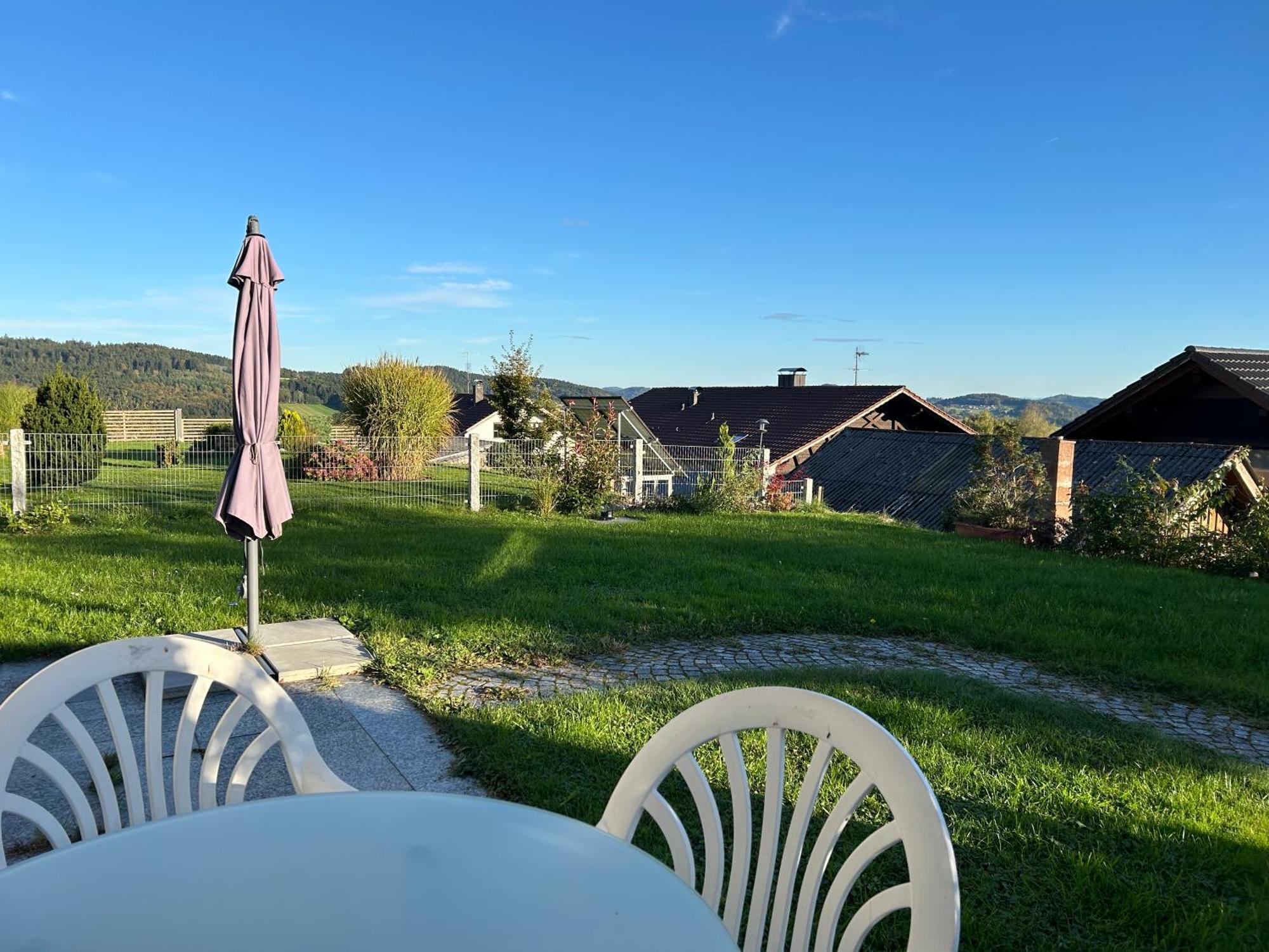 Alpenblickwohnung mit Garten-Terrasse -Eigener Eingang Kirchdorf im Wald Exterior foto